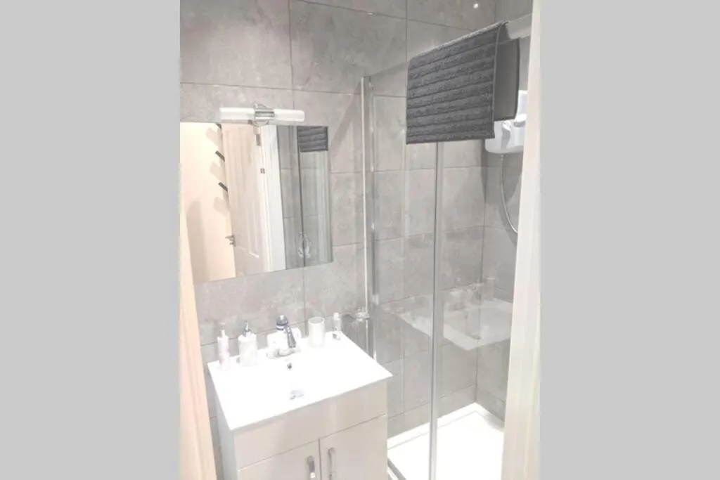 New Apartment - Offline Bookings On 079-504-13594 Bradford