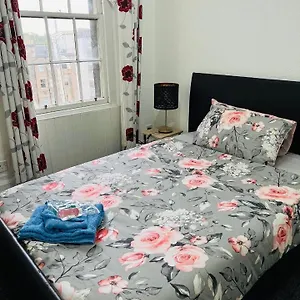Historic Royal Mile Flat , 5min From Waverly Railway Station Apartment Edinburgh